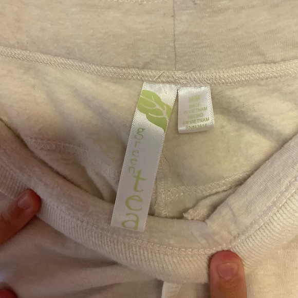 < GreenTea Y2K Cream Sweat Pants with Relaxed Fit > - Picture 2 of 3